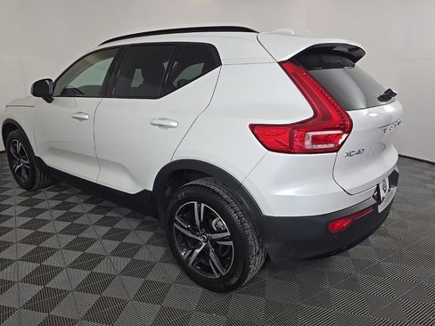 Certified 2024 Volvo XC40 B5 Core image 11