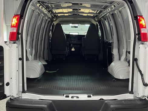 New 2025 GMC Savana 3500 w/ Driver Convenience Package image 5