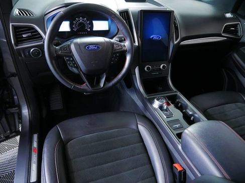 Certified 2022 Ford Edge ST-Line w/ Cold Weather Package AWD/4WD image 4