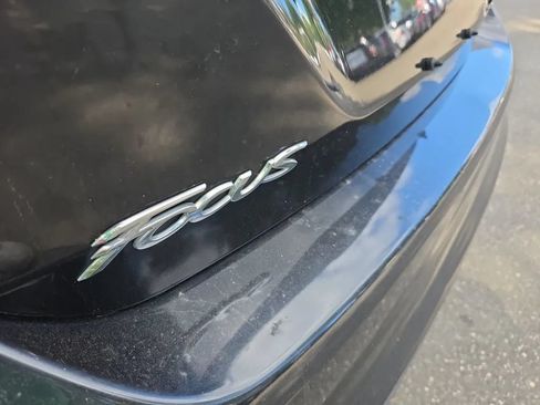 Used 2014 Ford Focus SE w/ SE Sport Package FWD image 11