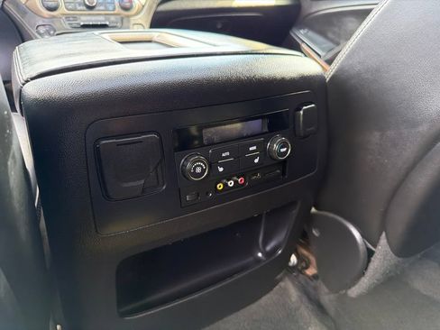 Used 2015 GMC Yukon XL Denali w/ Touring Package AWD/4WD image 42