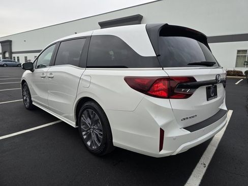 Used 2025 Honda Odyssey Touring image 8
