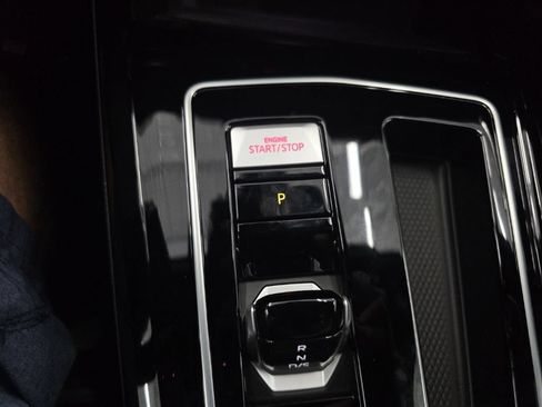 New 2026 Volkswagen GTI SE FWD image 33