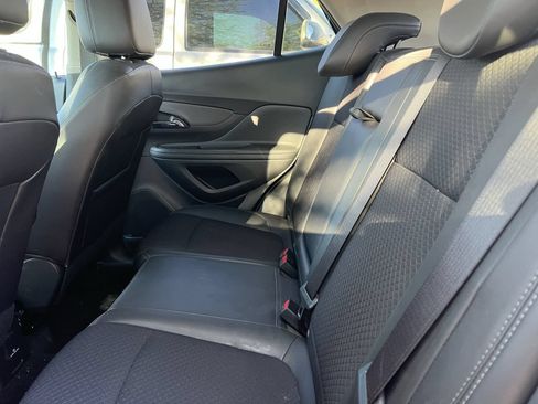 Used 2022 Buick Encore Preferred w/ Safety Package FWD image 9