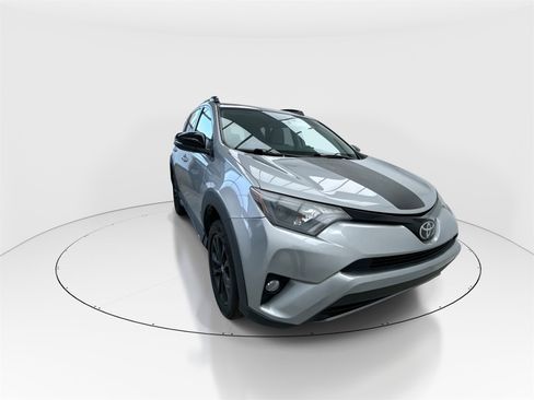 Used 2018 Toyota RAV4 Adventure image 2