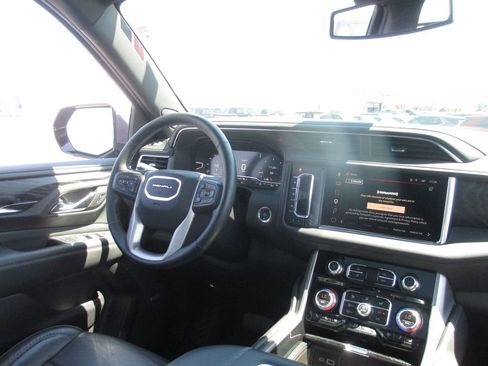 Used 2023 GMC Yukon Denali AWD/4WD image 28