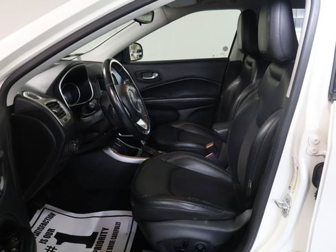 Used 2018 Jeep Compass Latitude FWD image 16
