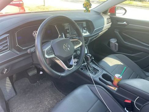 Used 2023 Volkswagen Jetta SE w/ Panoramic Sunroof Package FWD image 10