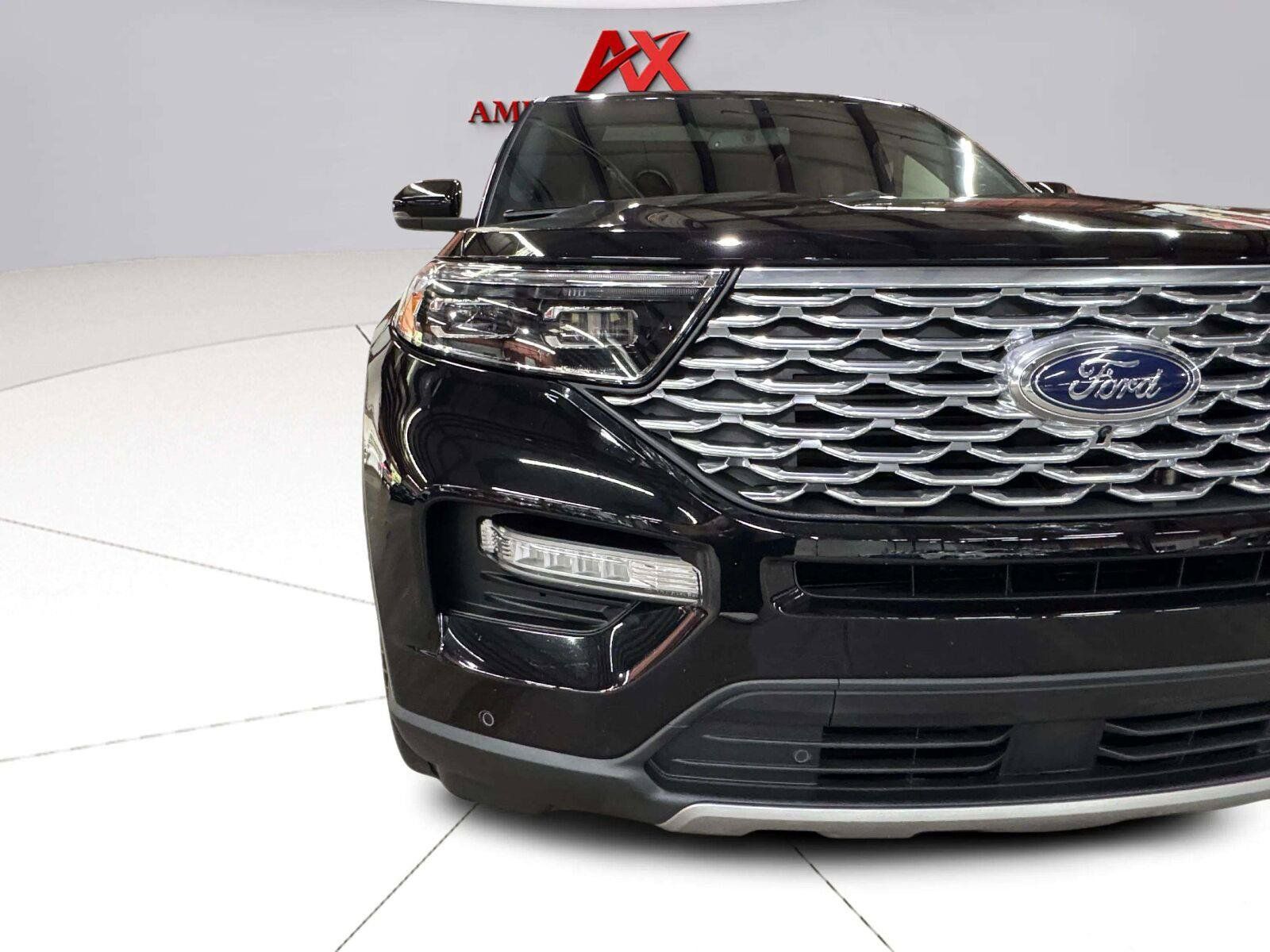 Used 2024 Ford Explorer Platinum w/ Technology Package AWD/4WD image 12
