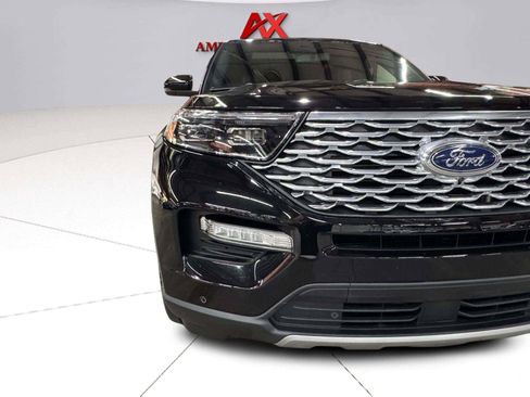 Used 2024 Ford Explorer Platinum w/ Technology Package AWD/4WD image 12