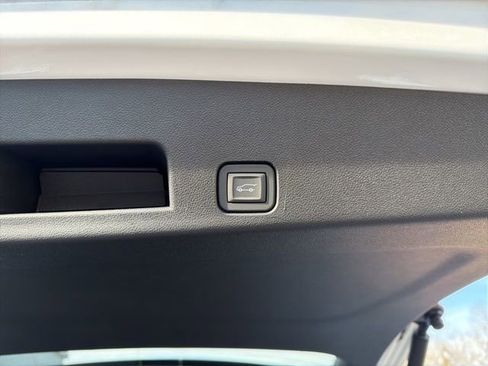 New 2026 Chevrolet Traverse LT w/ Midnight/Sport Edition image 18