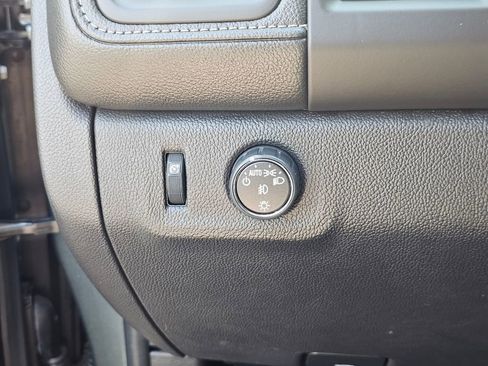 Used 2015 GMC Canyon SLE RWD image 31