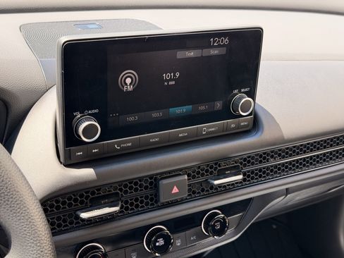 Used 2025 Honda HR-V LX image 22