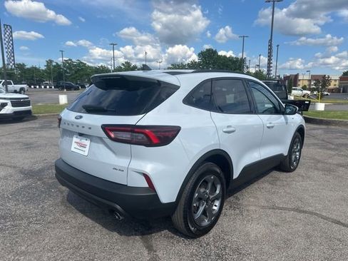 Used 2025 Ford Escape ST-Line Select AWD/4WD image 3