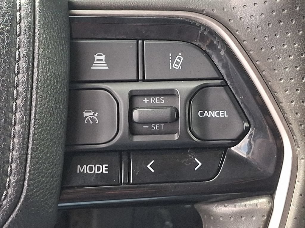 Used 2022 Toyota Tundra SR5 w/ SR5 Convenience Package AWD/4WD image 22