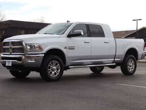 Used 2015 RAM 2500 Laramie w/ Cold Weather Group image 11