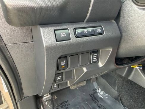 Used 2023 Nissan Frontier Pro-X w/ Pro-X Premium Package RWD image 12