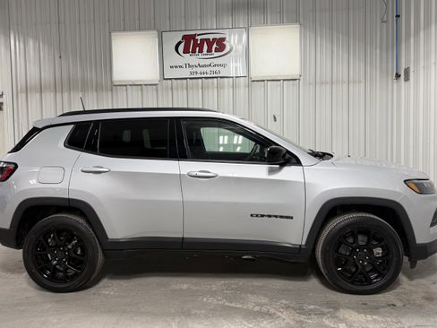 New 2026 Jeep Compass Latitude image 2