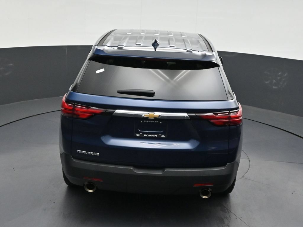 Used 2023 Chevrolet Traverse LS FWD image 19
