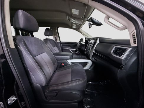 Used 2021 Nissan Titan SV w/ SV Convenience Package image 28