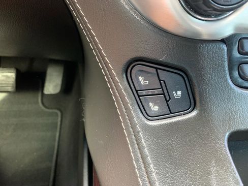 Used 2020 GMC Yukon XL SLT AWD/4WD image 31