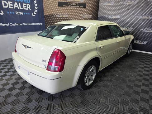Used 2006 Chrysler 300 Touring w/ Comfort/Convenience Group image 16