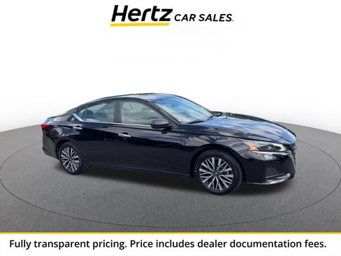 Used 2025 Nissan Altima 2.5 SV FWD image 1