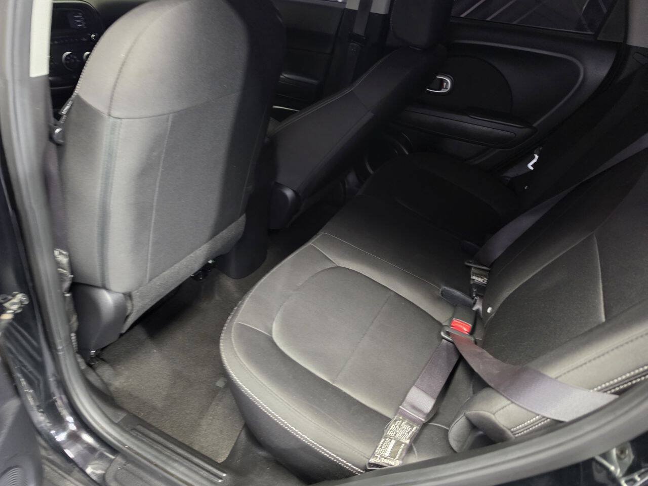 Used 2016 Kia Soul FWD image 21