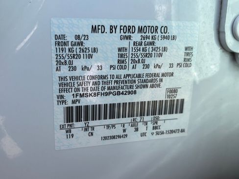 Used 2023 Ford Explorer Limited image 34