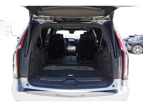 Certified 2024 Cadillac Escalade ESV Premium Luxury image 31