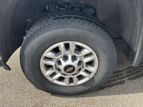 Used 2025 Chevrolet Silverado 2500 LT w/ Convenience Package image 9