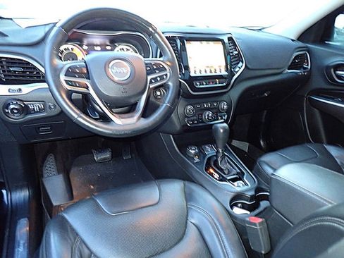 Used 2019 Jeep Cherokee Overland w/ Technology Group image 21