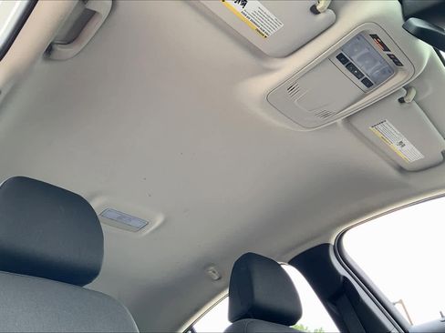 Used 2018 Chevrolet Cruze LT w/ Convenience Package image 13