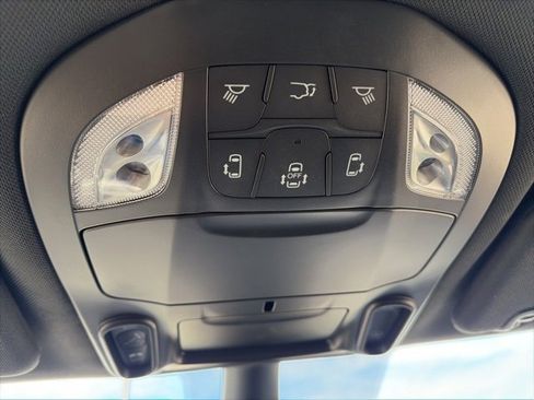 Used 2023 Chrysler Pacifica Limited w/ S Appearance Package image 26