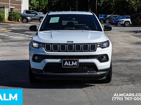 Used 2025 Jeep Compass Latitude AWD/4WD image 11
