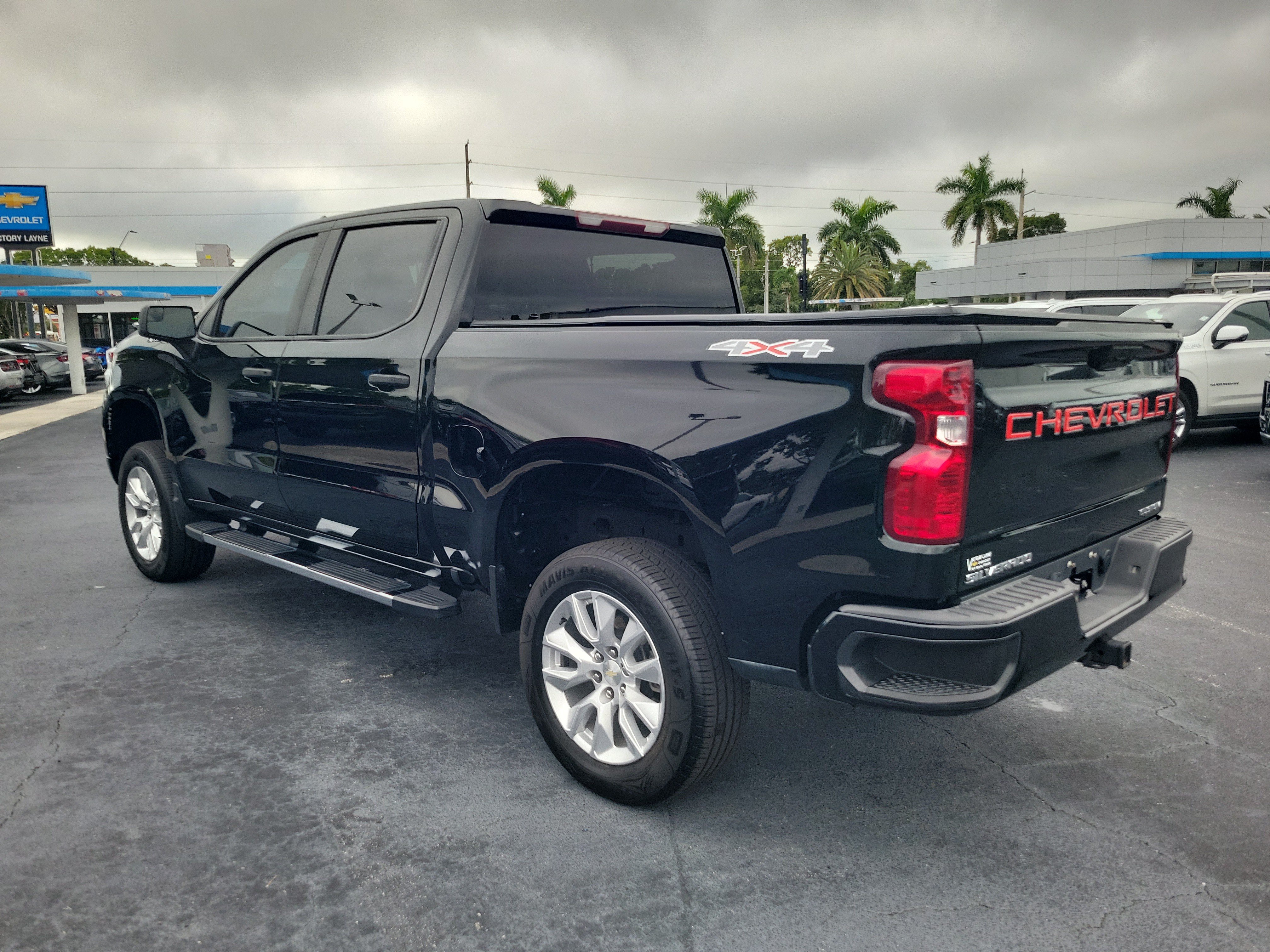 Used 2022 Chevrolet Silverado 1500 Custom AWD/4WD image 3