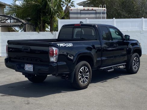 Certified 2023 Toyota Tacoma TRD Sport w/ Technology Package image 3