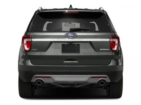 Used 2017 Ford Explorer XLT w/ Equipment Group 201A image 5