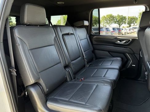 Certified 2024 Chevrolet Suburban LT RWD image 31