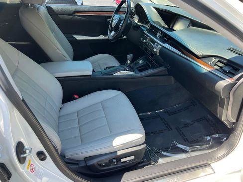 Used 2017 Lexus ES 350 w/ Luxury Package FWD image 14