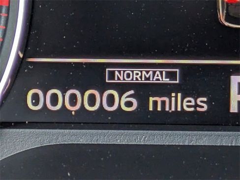 New 2025 Mitsubishi Outlander SE image 31