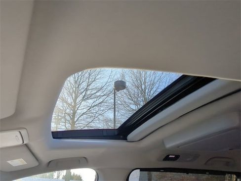 New 2026 Honda Odyssey Touring image 19