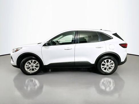 Used 2025 Ford Escape Active AWD/4WD image 4