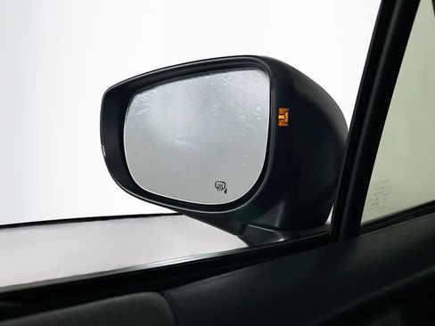 Used 2024 Subaru Crosstrek 2.0i Premium image 16