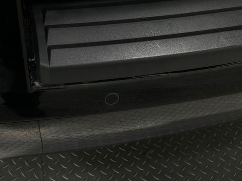 Used 2018 Chevrolet Tahoe LT w/ Luxury Package image 11