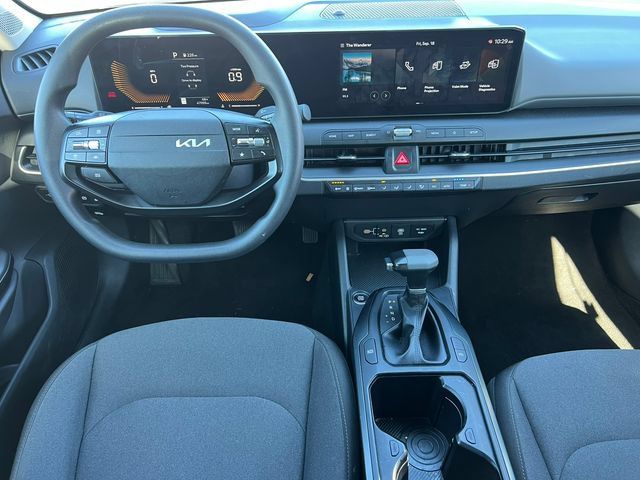 Used 2025 Kia K4 FWD image 2
