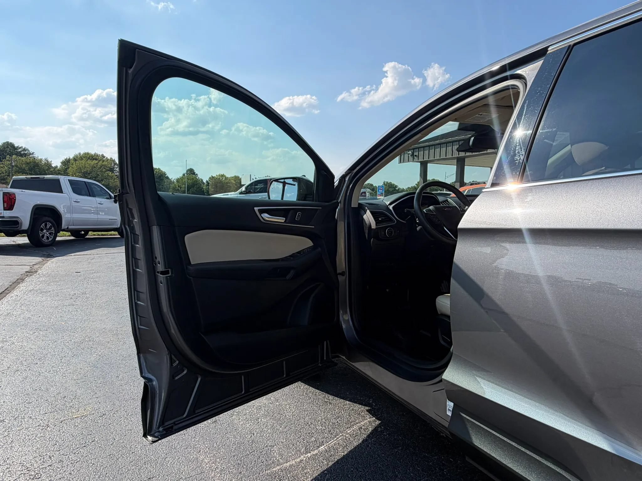 Used 2021 Ford Edge SEL FWD image 17