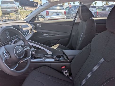 New 2026 Hyundai Elantra SE FWD image 16