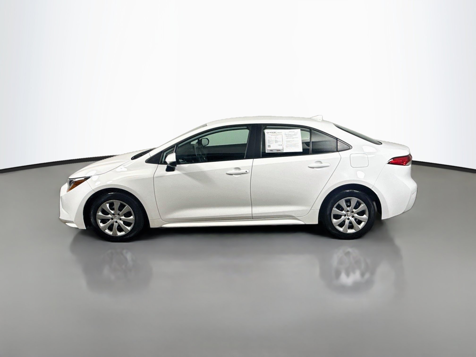 Certified 2024 Toyota Corolla LE FWD image 4