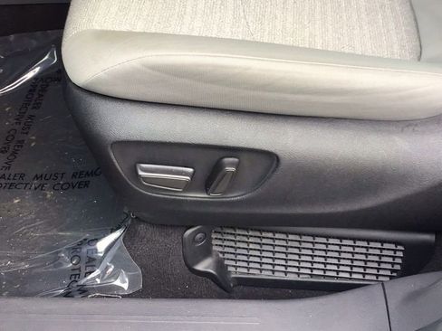 Used 2024 Toyota Sienna LE image 15